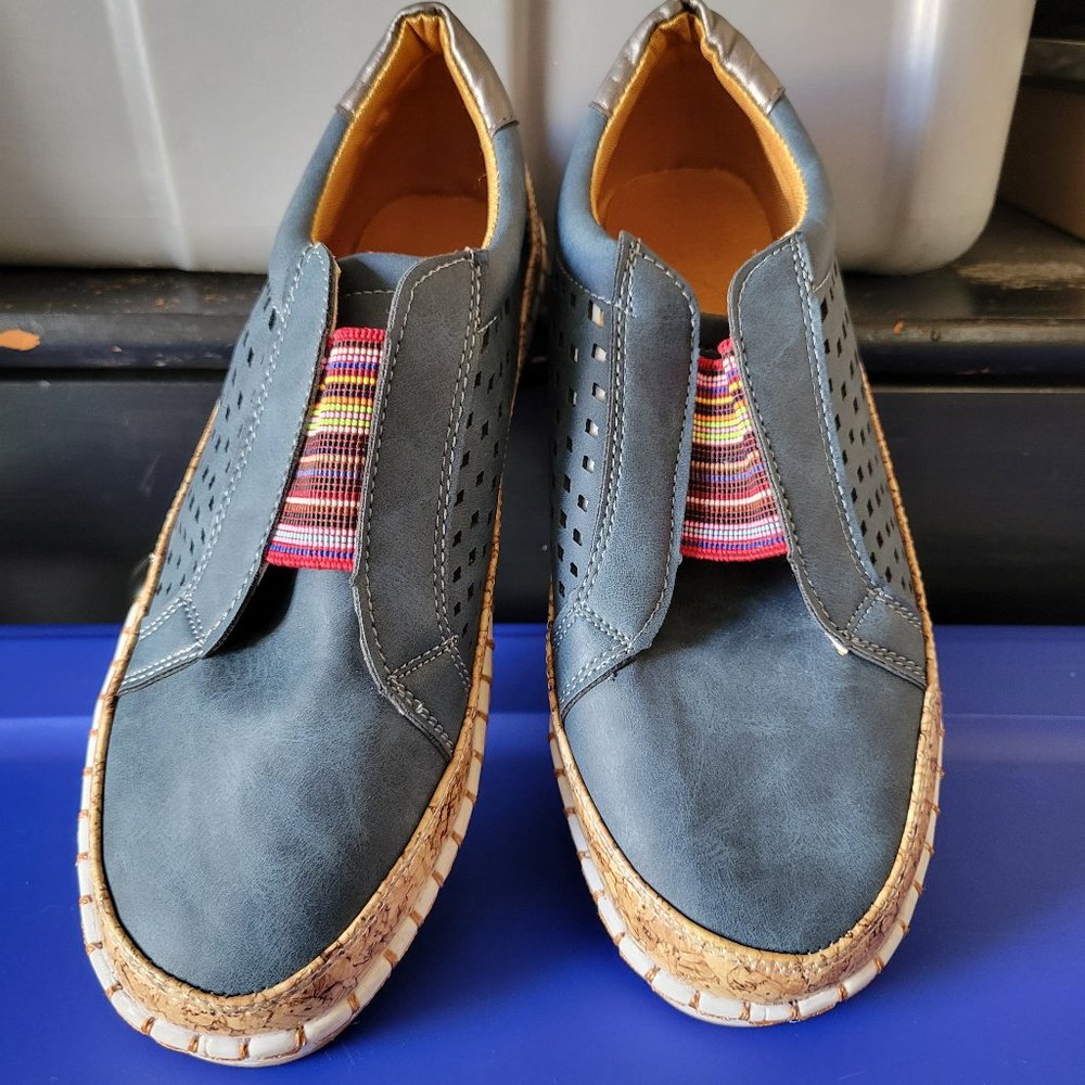 NWOT! Orthopedic Blue Shoes